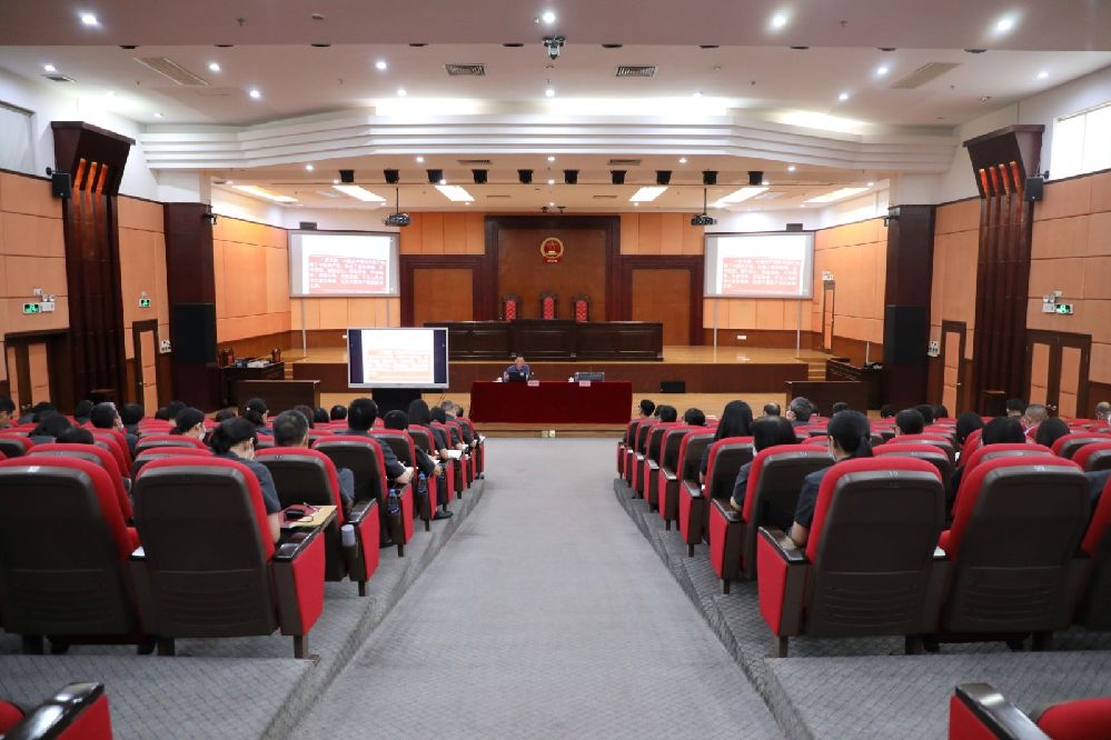 市第一人民法院召开学习宣传贯彻习近平总书记“七一”重要讲话精神宣讲会.JPG